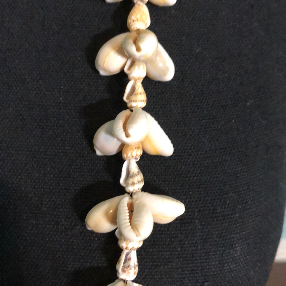 Shell necklace - Picture 2 of 4